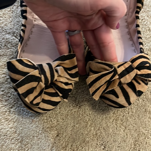 Miu Miu Tiger Print Leather Ballet Flats with Bows - Picture 5 of 9